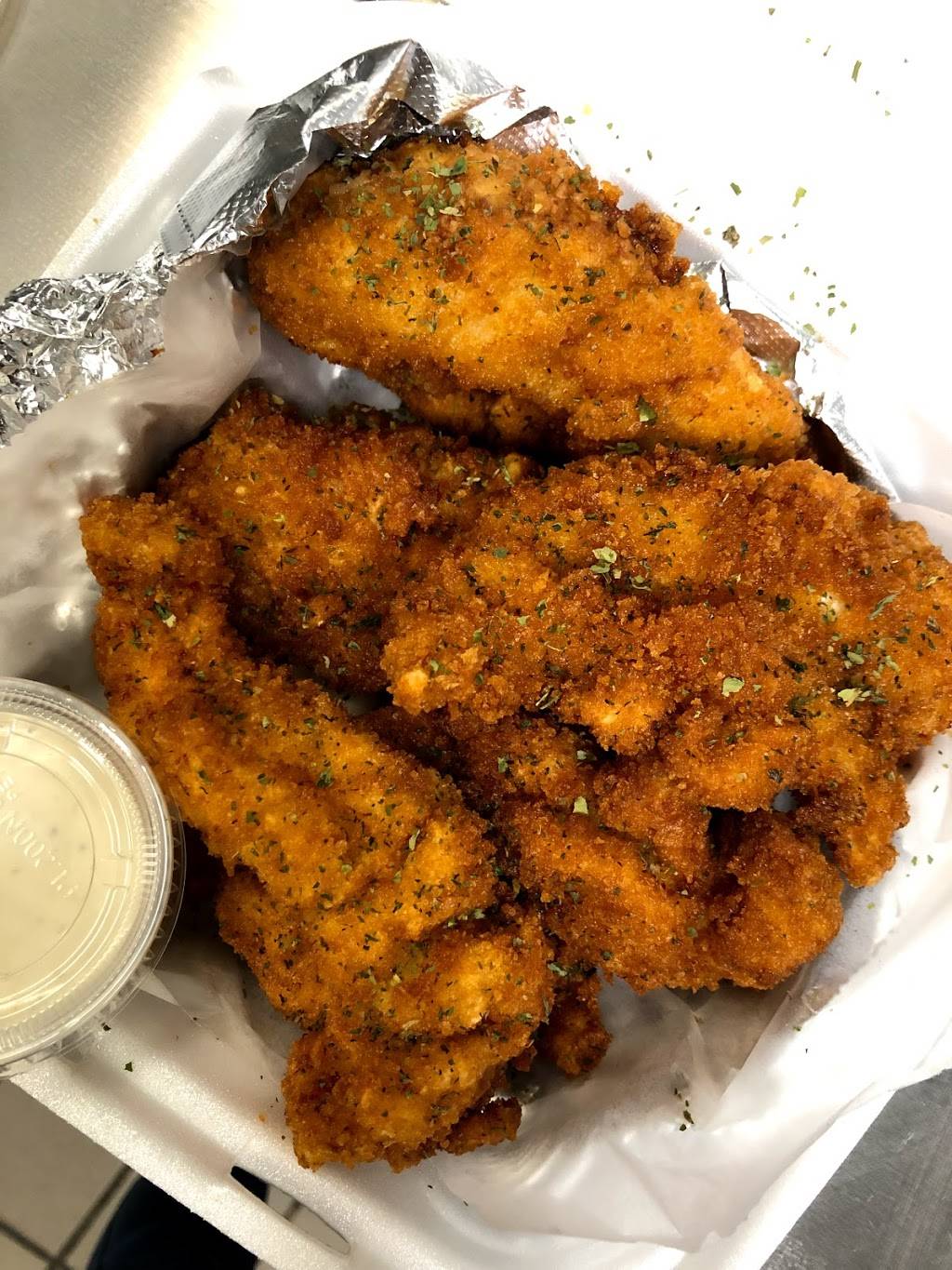 Dreamz Café | restaurant | 4912 Pearl Rd, Cleveland, OH 44109, USA | 2163039125 OR +1 216-303-9125