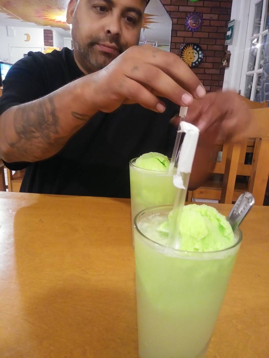 Restaurant Cenaduría El Huarachon | restaurant | Paseo Playas de Tijuana 2276, Playas, Jardines del Sol, Tijuana, B.C., Mexico | 6809823 OR +52 6809823