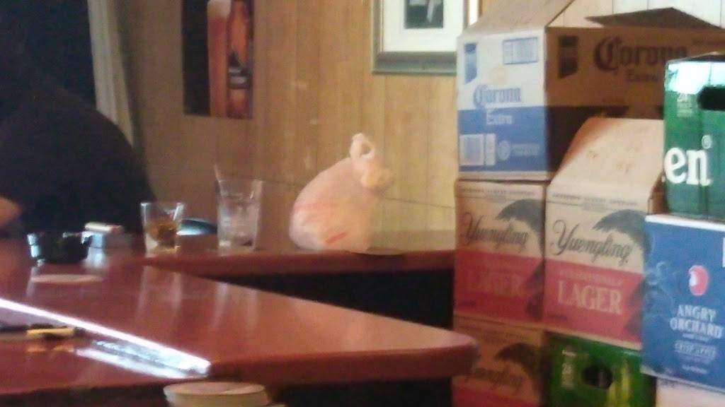 Rag Doll Bar & Grill | restaurant | 31 NE 44th St, Oakland Park, FL 33334, USA | 9543066689 OR +1 954-306-6689