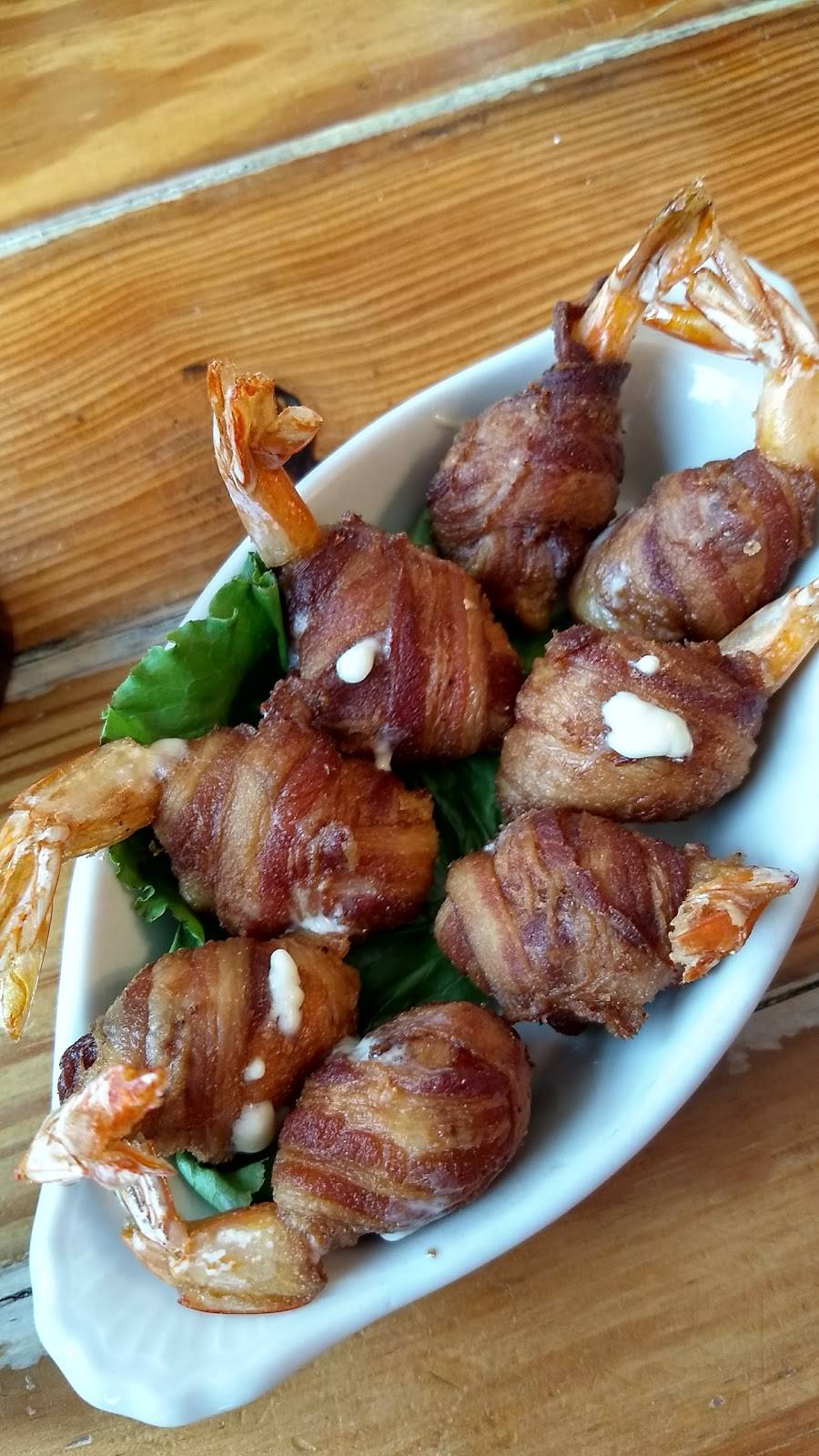 Stingaree Restaurant & Marina | restaurant | 1295 N Stingaree Dr, Crystal Beach, TX 77650, USA | 4096842731 OR +1 409-684-2731