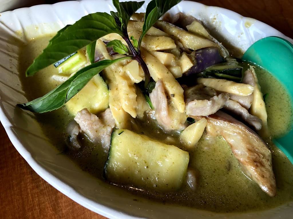 Thai Chef | restaurant | 4133 18th St, San Francisco, CA 94114, USA | 4155512433 OR +1 415-551-2433