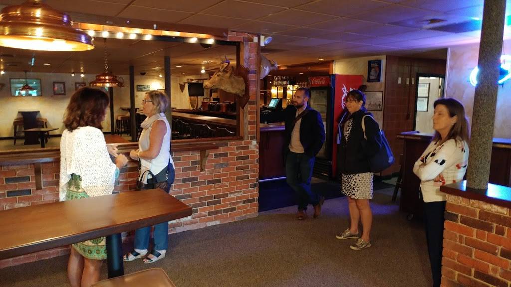 Lobster Trap Pub | restaurant | 125 Main St, Essex, MA 01929, USA | 9787686451 OR +1 978-768-6451