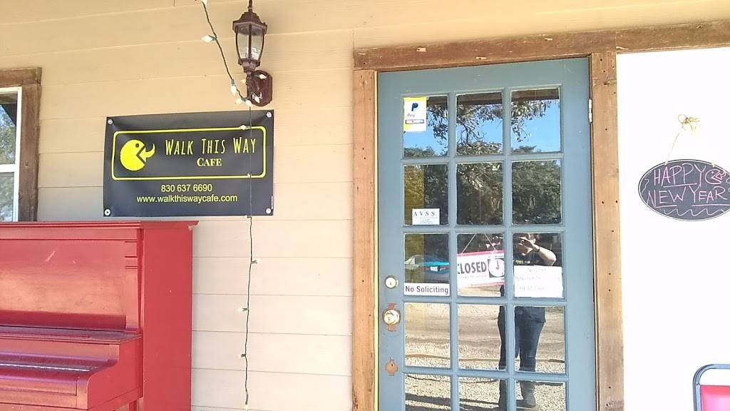 Walk This Way Cafe | restaurant | 3810 TX-16, Bandera, TX 78003, USA | 8306376690 OR +1 830-637-6690