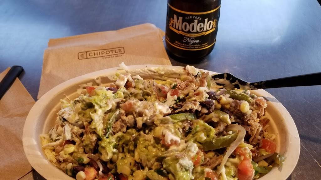 Chipotle Mexican Grill | restaurant | 11805 Shawnee Mission Pkwy, Shawnee, KS 66203, USA | 9132324010 OR +1 913-232-4010