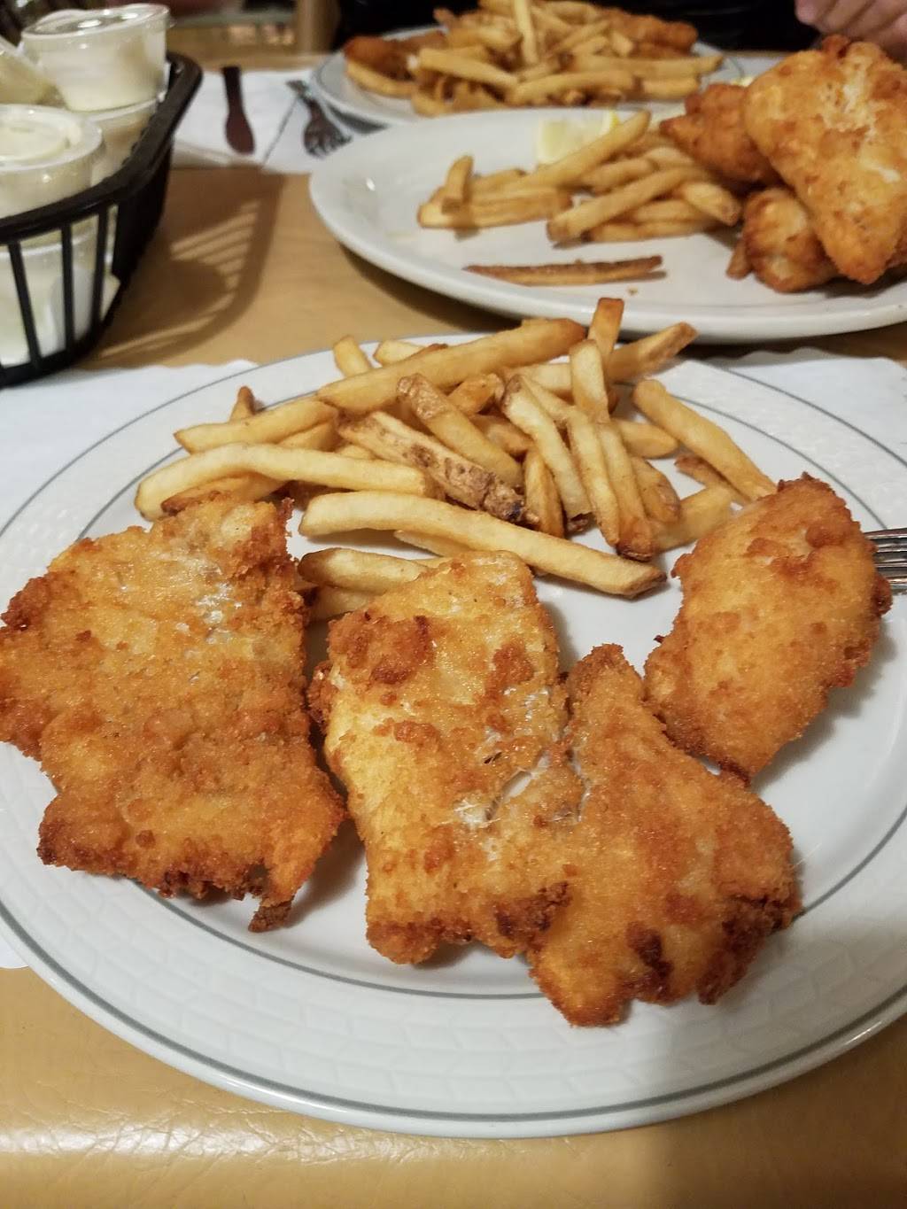 Cliffords Supper Club | restaurant | 10418 W Forest Home Ave, Hales Corners, WI 53130, USA | 4144256226 OR +1 414-425-6226