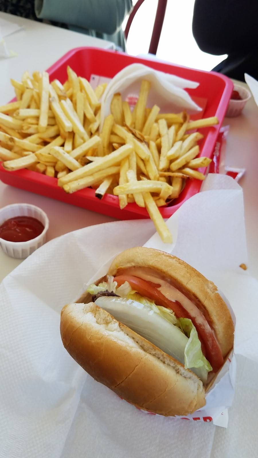 In-N-Out Burger | restaurant | 4600 E Los Coyotes Diagonal, Long Beach, CA 90815, USA | 8007861000 OR +1 800-786-1000