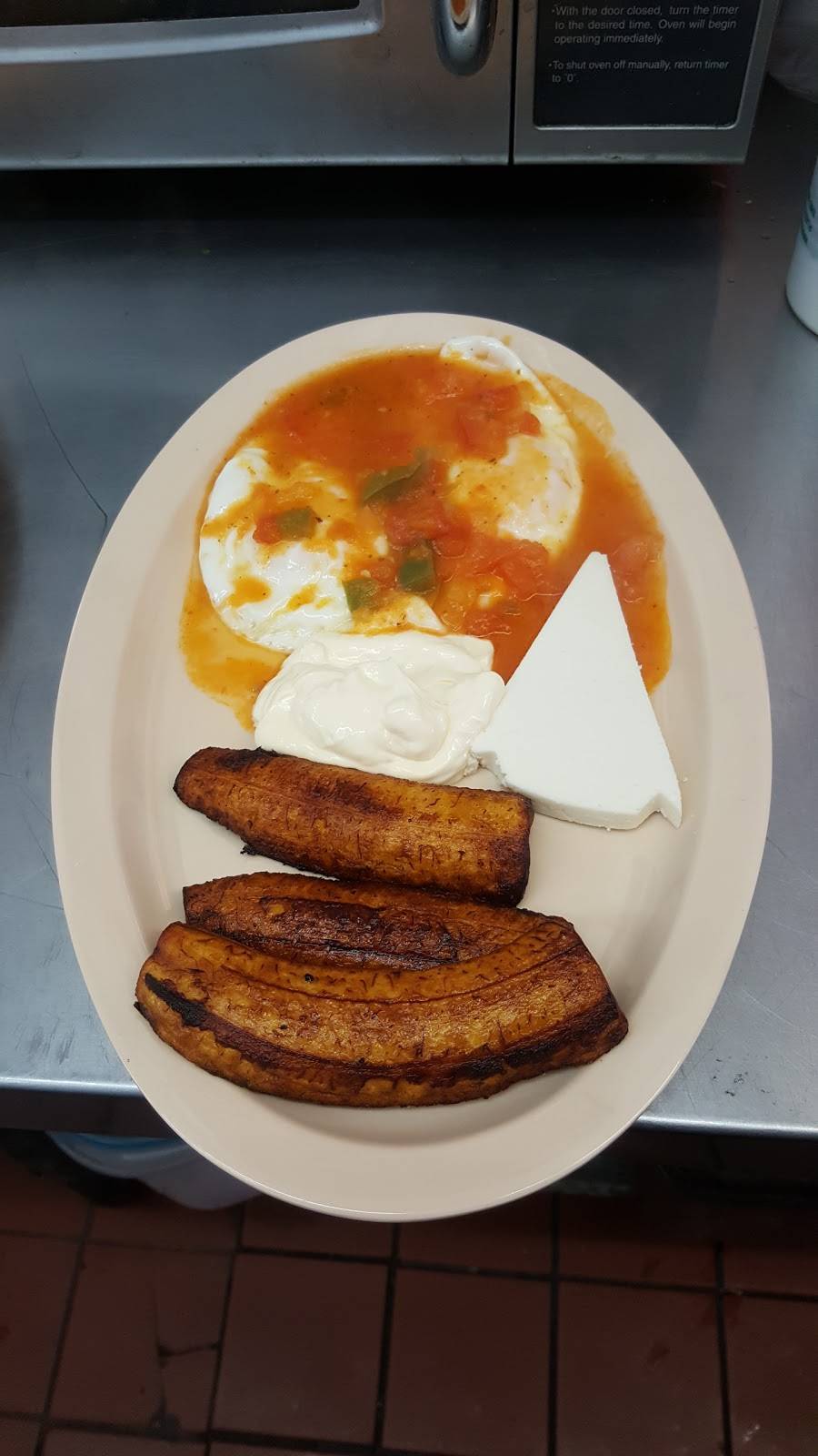 El Savoy Restaurant | restaurant | 2004, 2439 James M Wood Blvd, Los Angeles, CA 90006, USA | 2138417261 OR +1 213-841-7261