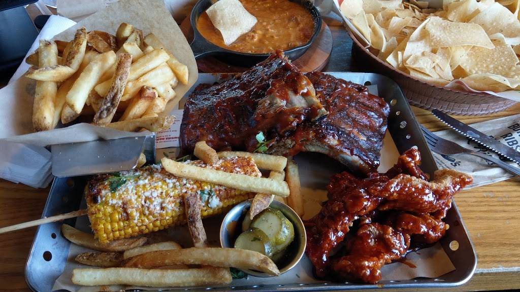 Chilis Grill & Bar | meal takeaway | 3230 SE Military Dr, San Antonio, TX 78235, USA | 2103378241 OR +1 210-337-8241