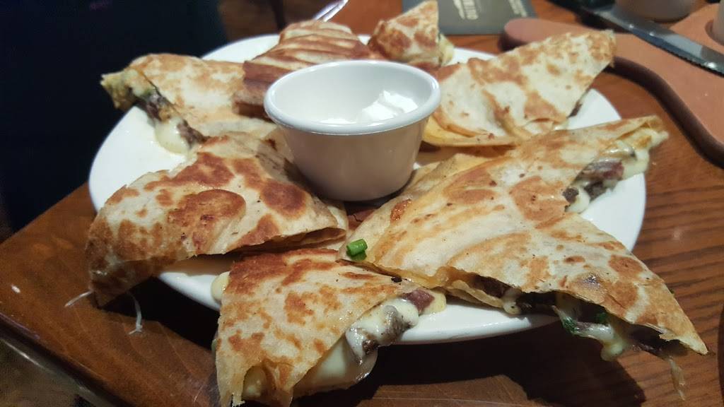 Outback Steakhouse | restaurant | 722 Jamacha Road, El Cajon, CA 92019, USA | 6195884332 OR +1 619-588-4332