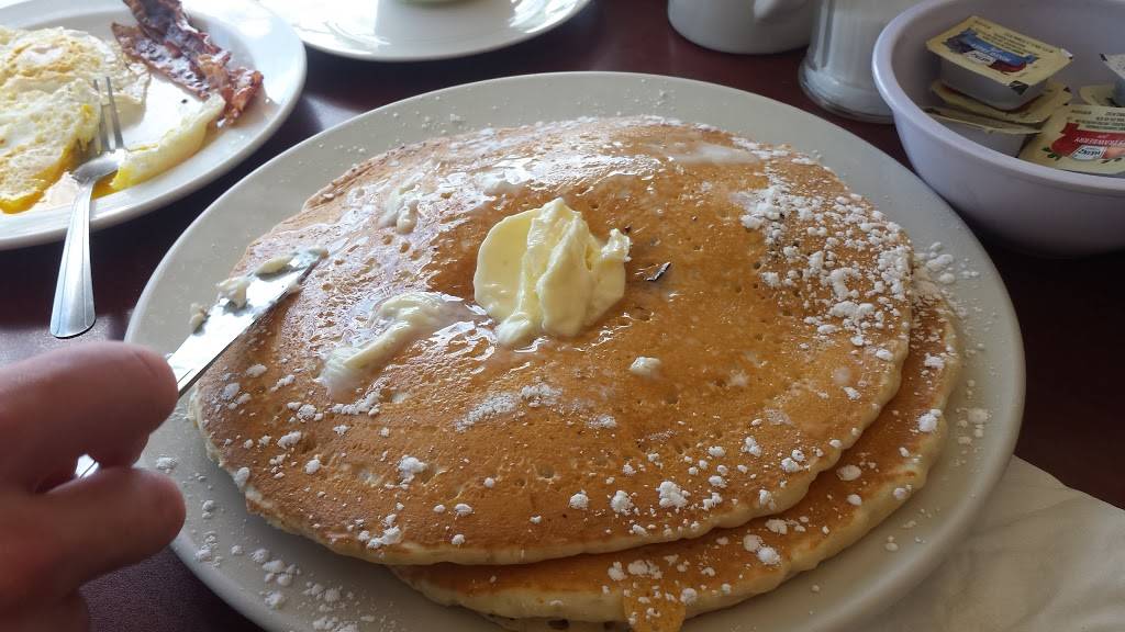 D Js Campus Kitchen LLC | restaurant | 405 Williams St, New London, CT 06320, USA | 8604391572 OR +1 860-439-1572