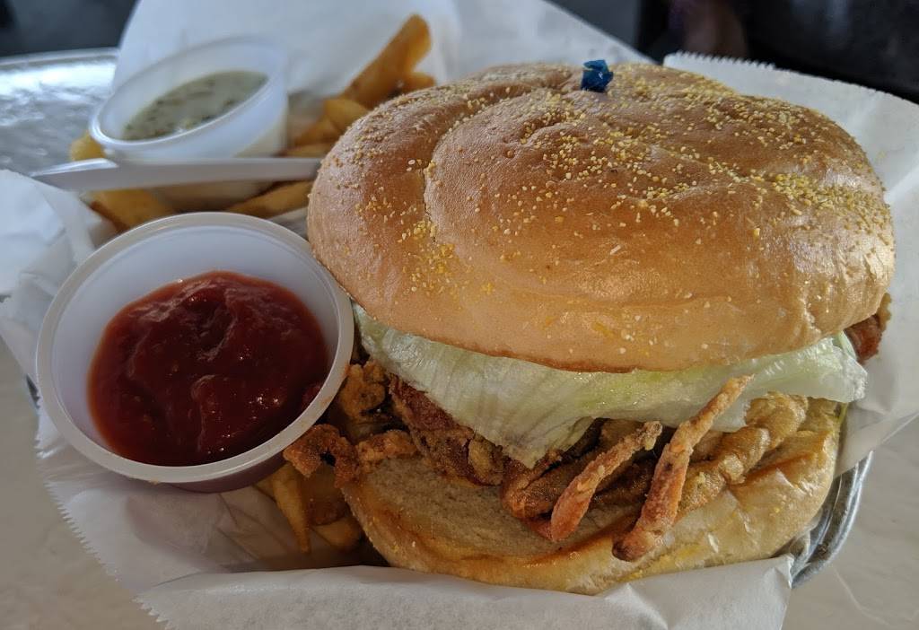 Pelican Bend | restaurant | 219 Capri Blvd, Naples, FL 34113, USA | 2393943452 OR +1 239-394-3452