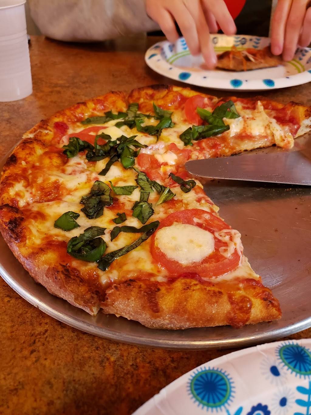 Kustom Krust Brick Oven Pizza and Wings | restaurant | 755 Hammett Bridge Rd, Greer, SC 29650, USA | 8643832000 OR +1 864-383-2000