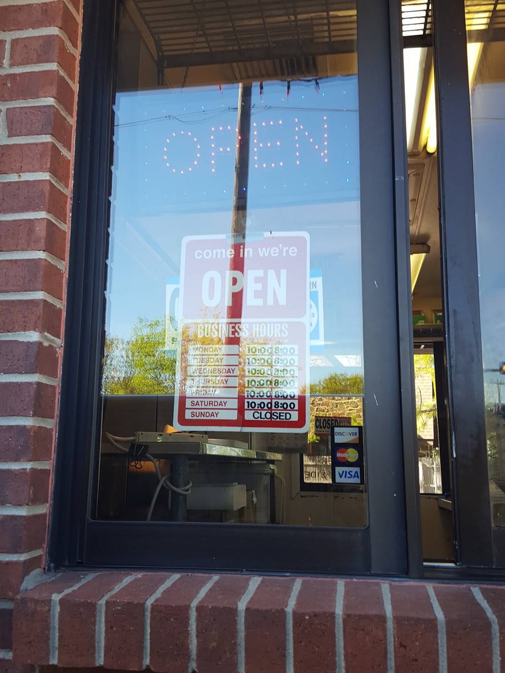 Eddie Macs | restaurant | 2600 N Travis St, Sherman, TX 75092, USA | 9038130196 OR +1 903-813-0196