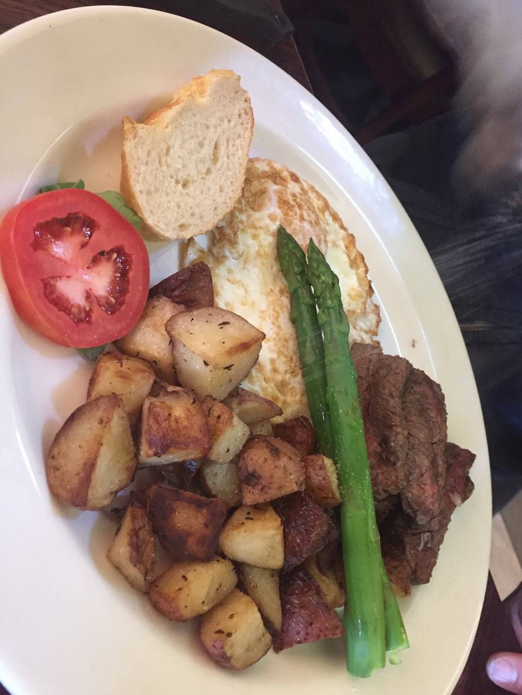 The Daily Dish | restaurant | 8301 Grubb Rd, Silver Spring, MD 20910, USA | 3015886300 OR +1 301-588-6300