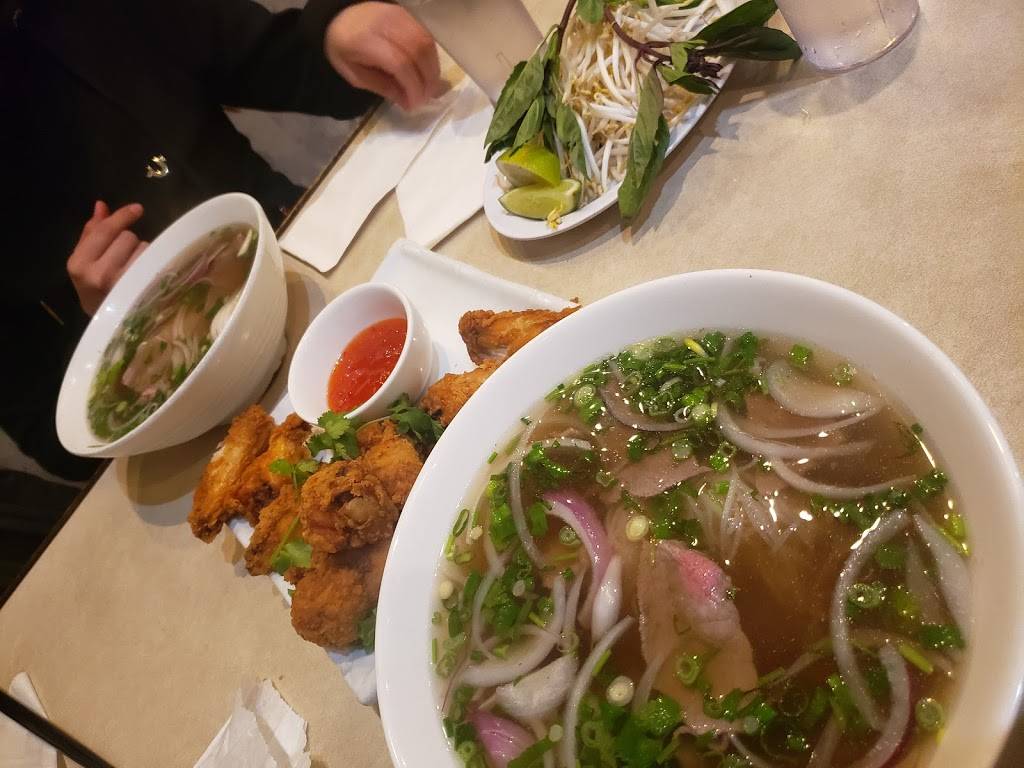 Pho Le | restaurant | 8785 Center Pkwy, Sacramento, CA 95823, USA | 9166887799 OR +1 916-688-7799