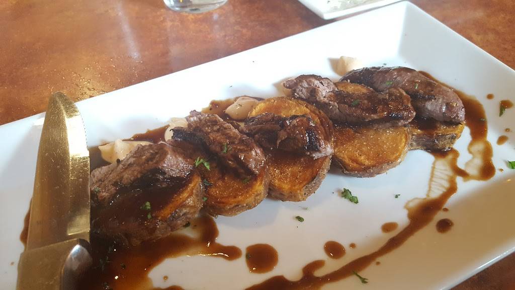 Craftsman Chop Co | restaurant | 6905 Sears Dr, Portage, MI 49024, USA | 2693272000 OR +1 269-327-2000