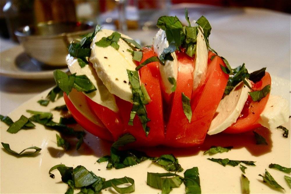 Tuttis Restaurant | meal delivery | 599 Riverside Ave, Westport, CT 06880, USA | 2032210262 OR +1 203-221-0262