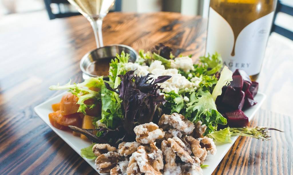 Iron Horse Tavern - University Town Centre | restaurant | 525 Granville Square, Morgantown, WV 26501, USA | 3044511330 OR +1 304-451-1330