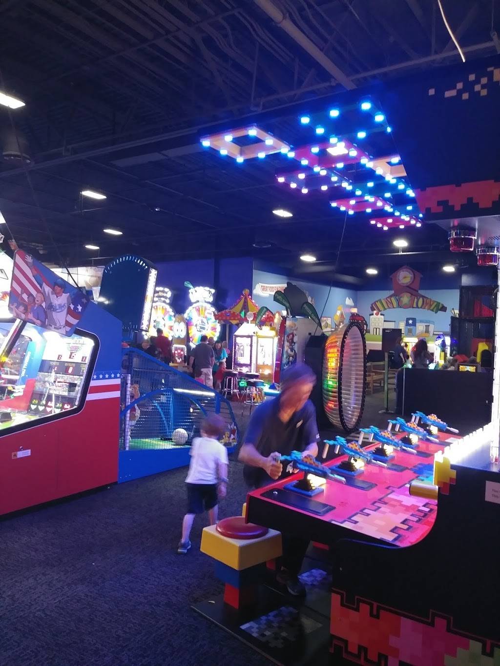 Oklahoma City Incredible Pizza Company | restaurant | 5833 Northwest Expy, Oklahoma City, OK 73132, USA | 4057288360 OR +1 405-728-8360