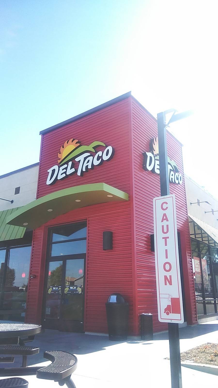 Del Taco | restaurant | 350 S Gaffey St, San Pedro, CA 90731, USA | 3105140015 OR +1 310-514-0015
