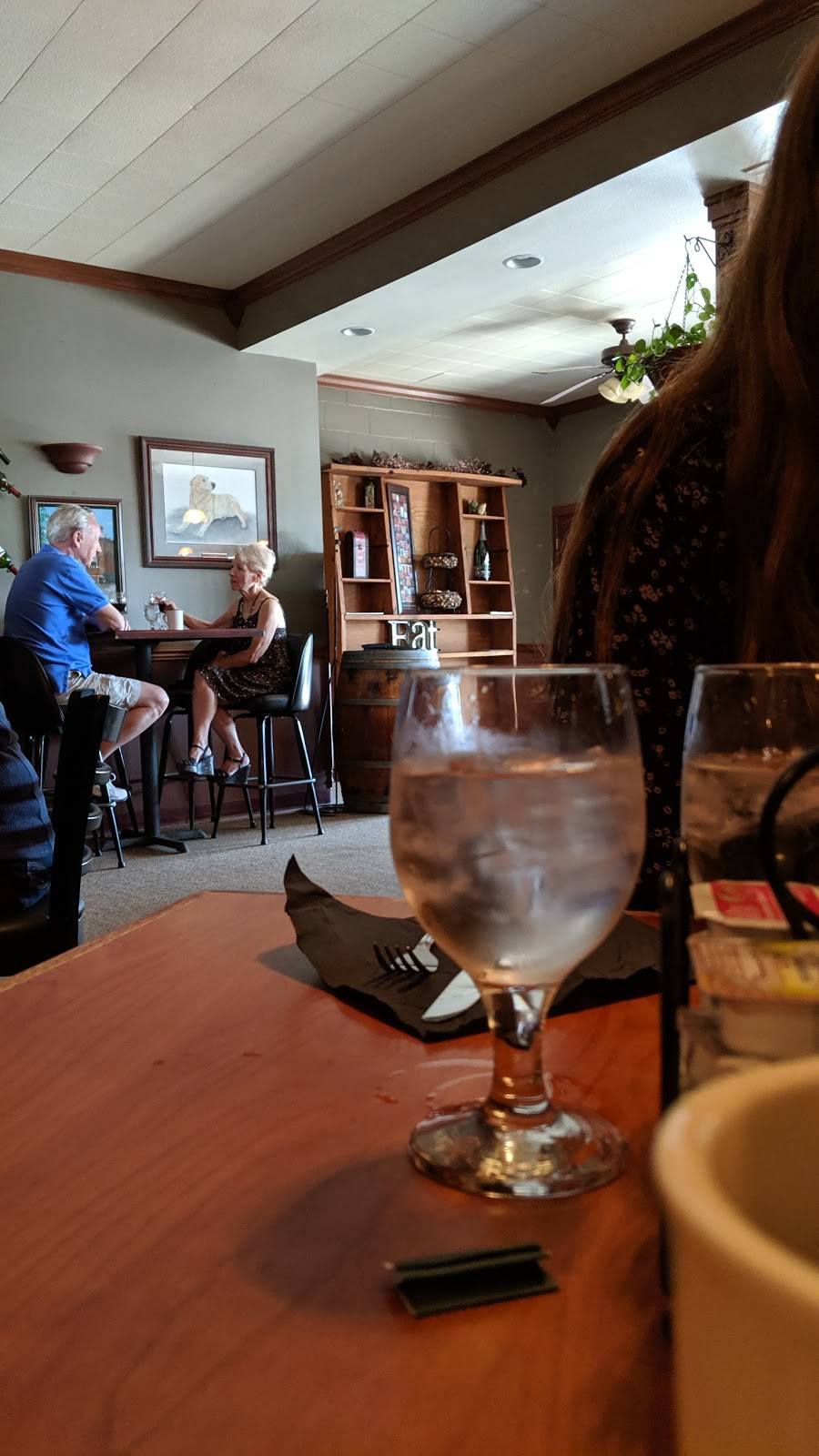 Mary Codys Restaurant | restaurant | 205 Main St, Onalaska, WI 54650, USA | 6085192200 OR +1 608-519-2200