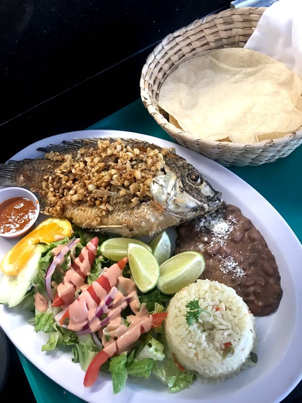 Mariscos El Capitan | restaurant | 112 W, Garden Hwy #B, Yuba City, CA 95991, USA | 5307773528 OR +1 530-777-3528