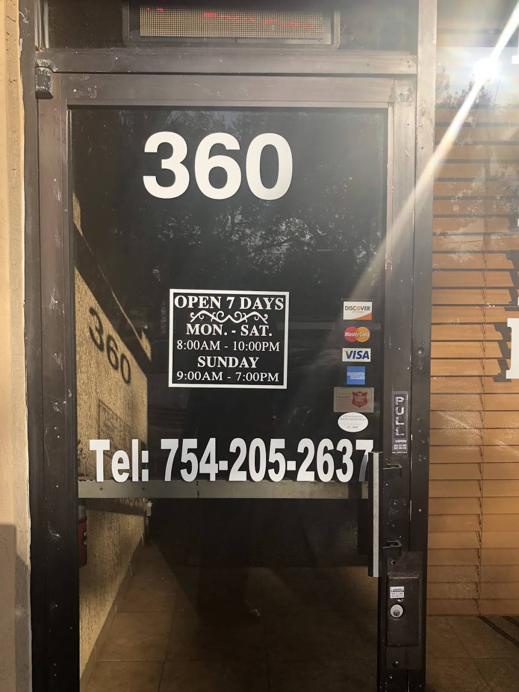 LD Island Cuisine | restaurant | 360 S State Rd 7, Margate, FL 33068, USA | 7542052637 OR +1 754-205-2637