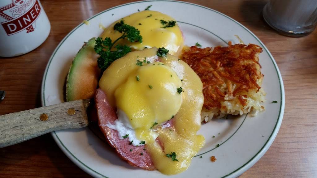 Chelsea Royal Diner | restaurant | 487 Marlboro Rd, West Brattleboro, VT 05301, USA | 8022548399 OR +1 802-254-8399