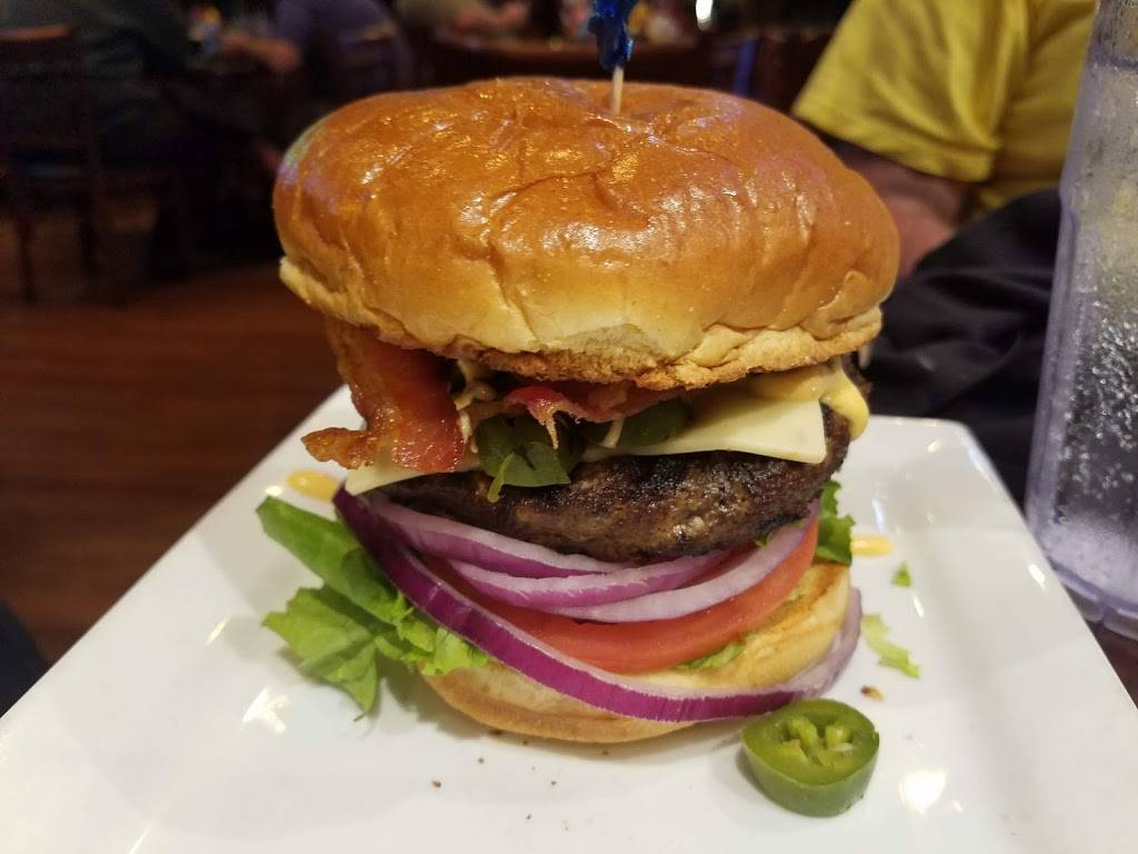 Tilted Kilt Pub and Eatery Skokie, IL | restaurant | 7070 Carpenter Rd, Skokie, IL 60077, USA | 8476737070 OR +1 847-673-7070