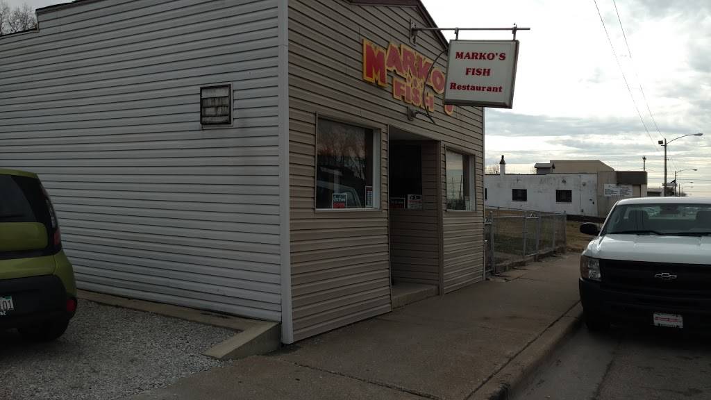Markos Fish House | restaurant | 820 Madison Ave, Madison, IL 62060, USA | 6188769212 OR +1 618-876-9212