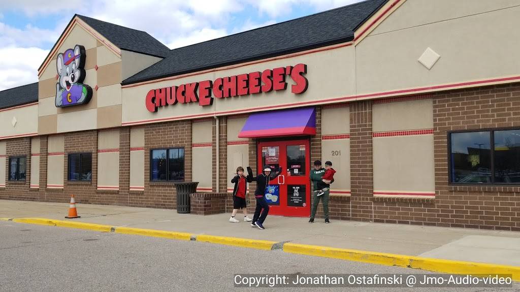 Chuck E. Cheese | restaurant | 201 E Auburn Rd, Rochester Hills, MI 48307, USA | 2482994540 OR +1 248-299-4540