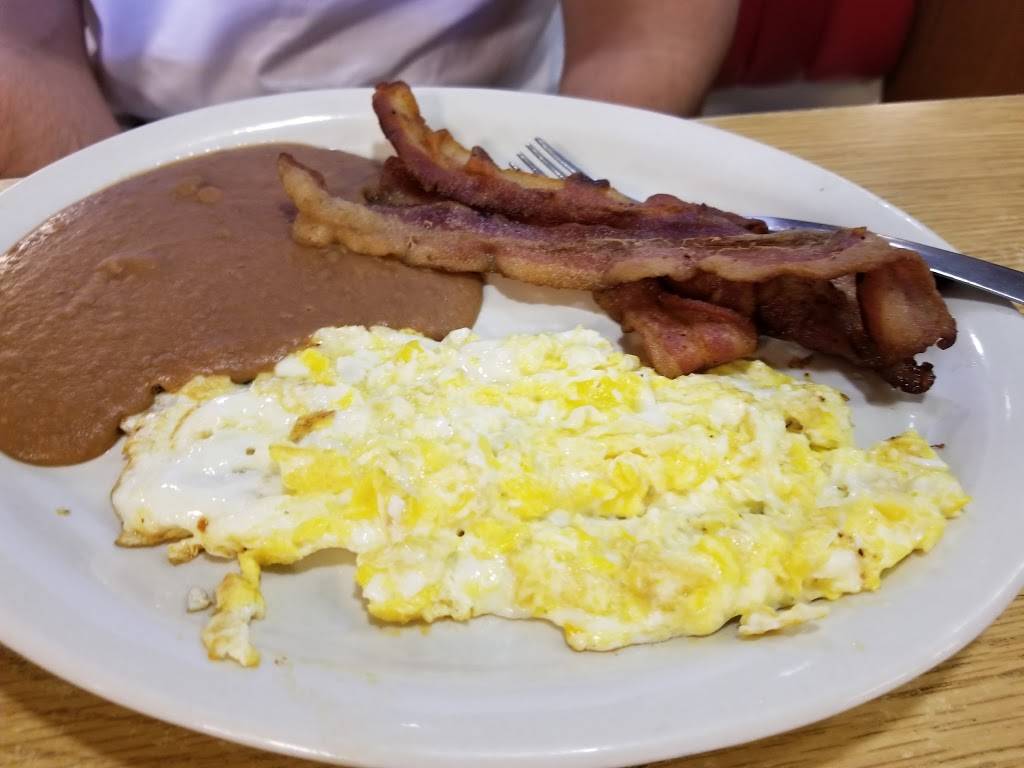 Taqueria Fernandez | restaurant | 3720 7th St, Bay City, TX 77414, USA | 9792441385 OR +1 979-244-1385