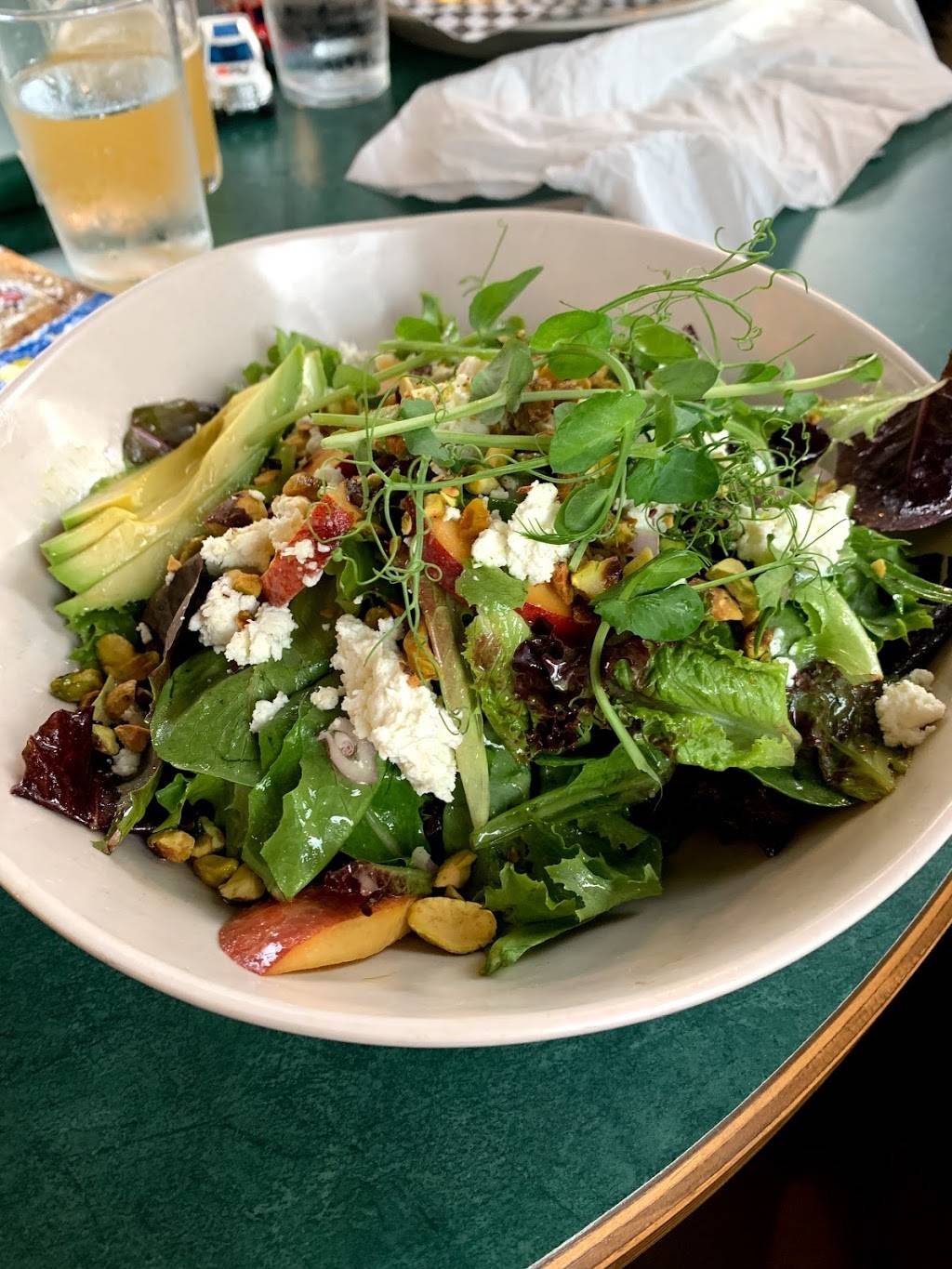 Hacienda Beer Co. North Ave Taproom | restaurant | 2018 E North Ave, Milwaukee, WI 53211, USA | 4142967200 OR +1 414-296-7200