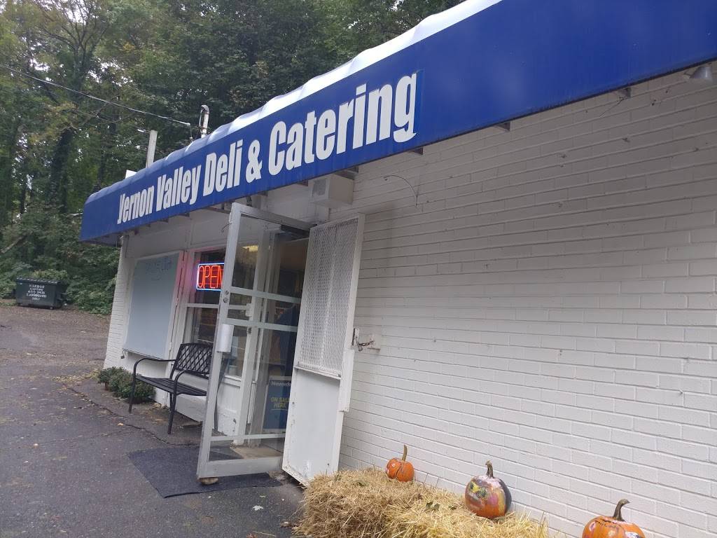 Scotts Vernon Valley Deli | restaurant | 147 Vernon Valley Rd, East Northport, NY 11731, USA | 6312611994 OR +1 631-261-1994