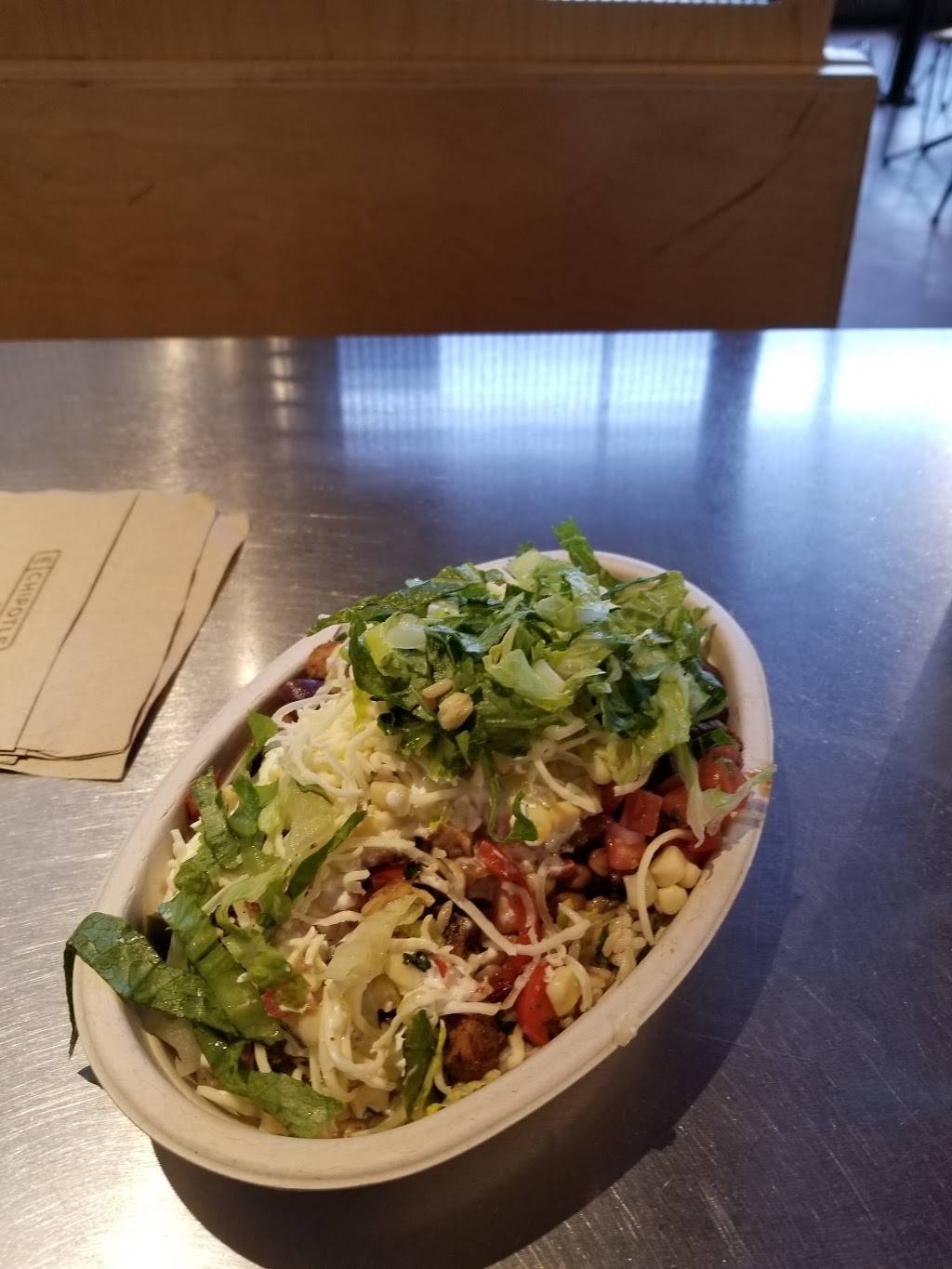 Chipotle Mexican Grill | restaurant | 2000 N Clybourn Ave Ste H, Chicago, IL 60614, USA | 7739355710 OR +1 773-935-5710