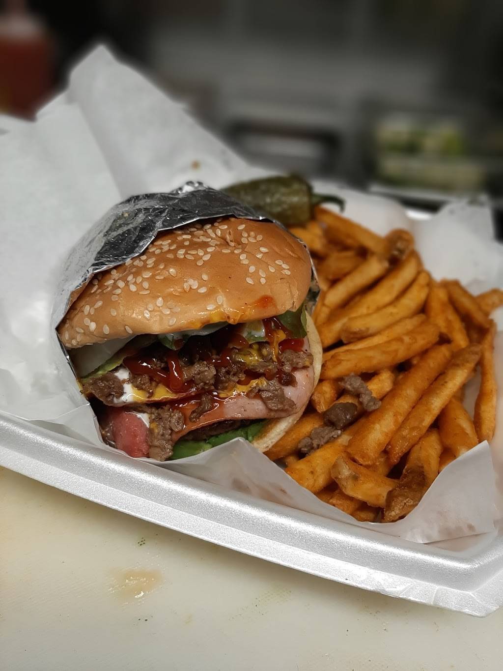 Los rudos tacos y hotdogs | restaurant | 1001 Broad St, Milliken, CO 80543, USA | 7202571699 OR +1 720-257-1699