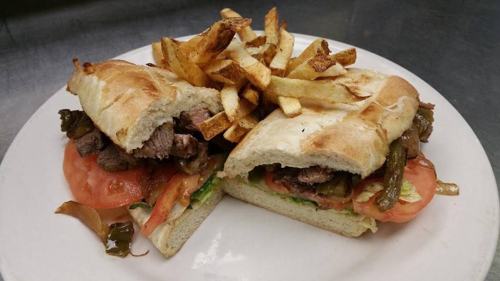 Riardos Bar & Grill | restaurant | 1223 E Washington St, New Castle, PA 16101, USA | 7246987259 OR +1 724-698-7259