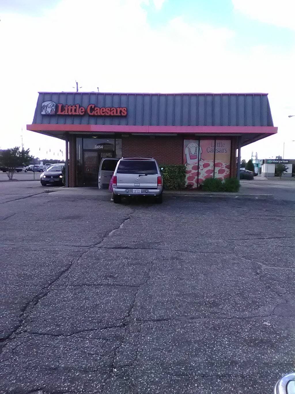 Little Caesars Pizza | meal takeaway | 3454 Bragg Blvd, Fayetteville, NC 28303, USA | 9106300500 OR +1 910-630-0500