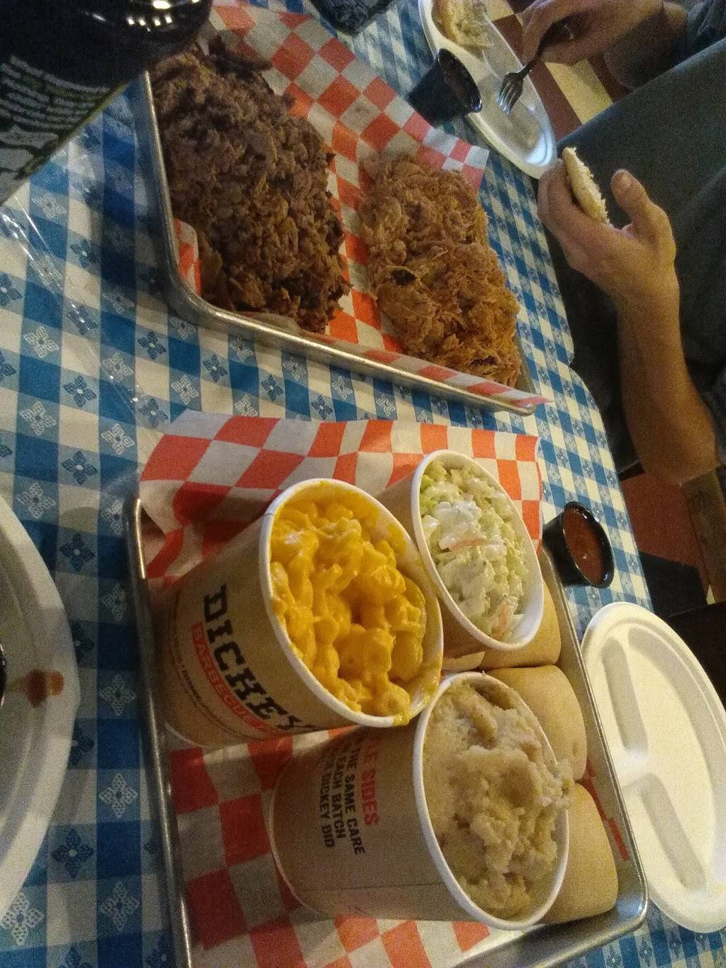 Dickeys Barbecue Pit | restaurant | 8624 Pendleton Pike, Indianapolis, IN 46226, USA | 3178360980 OR +1 317-836-0980
