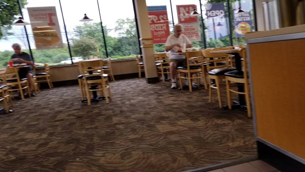 Wendys | restaurant | 15055 Sheldon Rd, Plymouth, MI 48170, USA | 7342076277 OR +1 734-207-6277