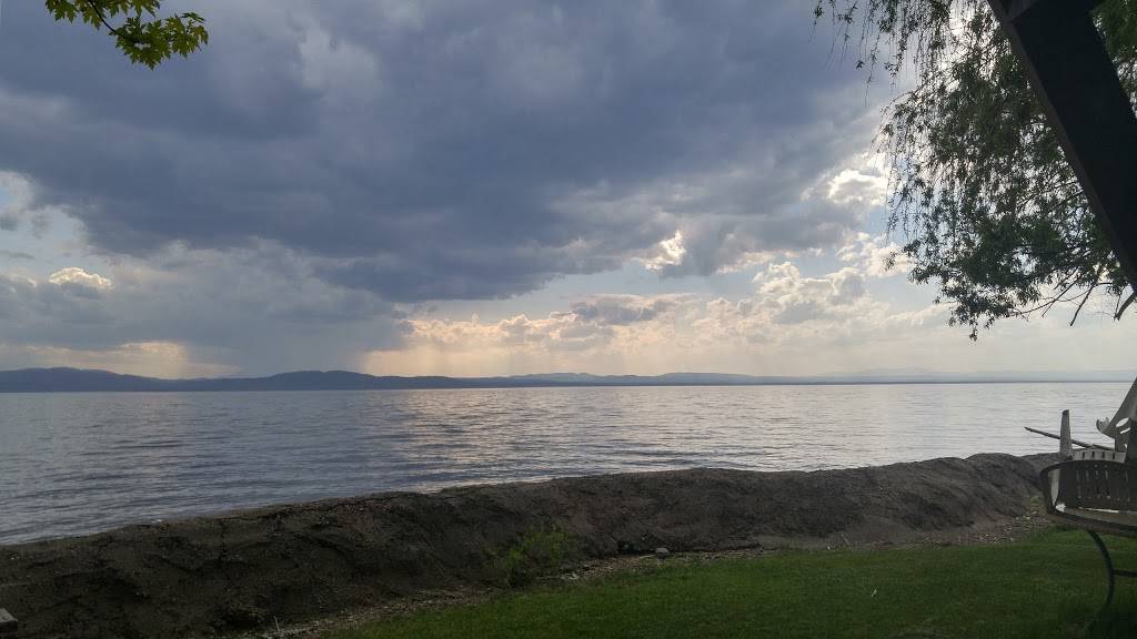 Auer Family/Charlies Boathouse | meal takeaway | 3181 North Ave, Burlington, VT 05408, USA | 8028629840 OR +1 802-862-9840