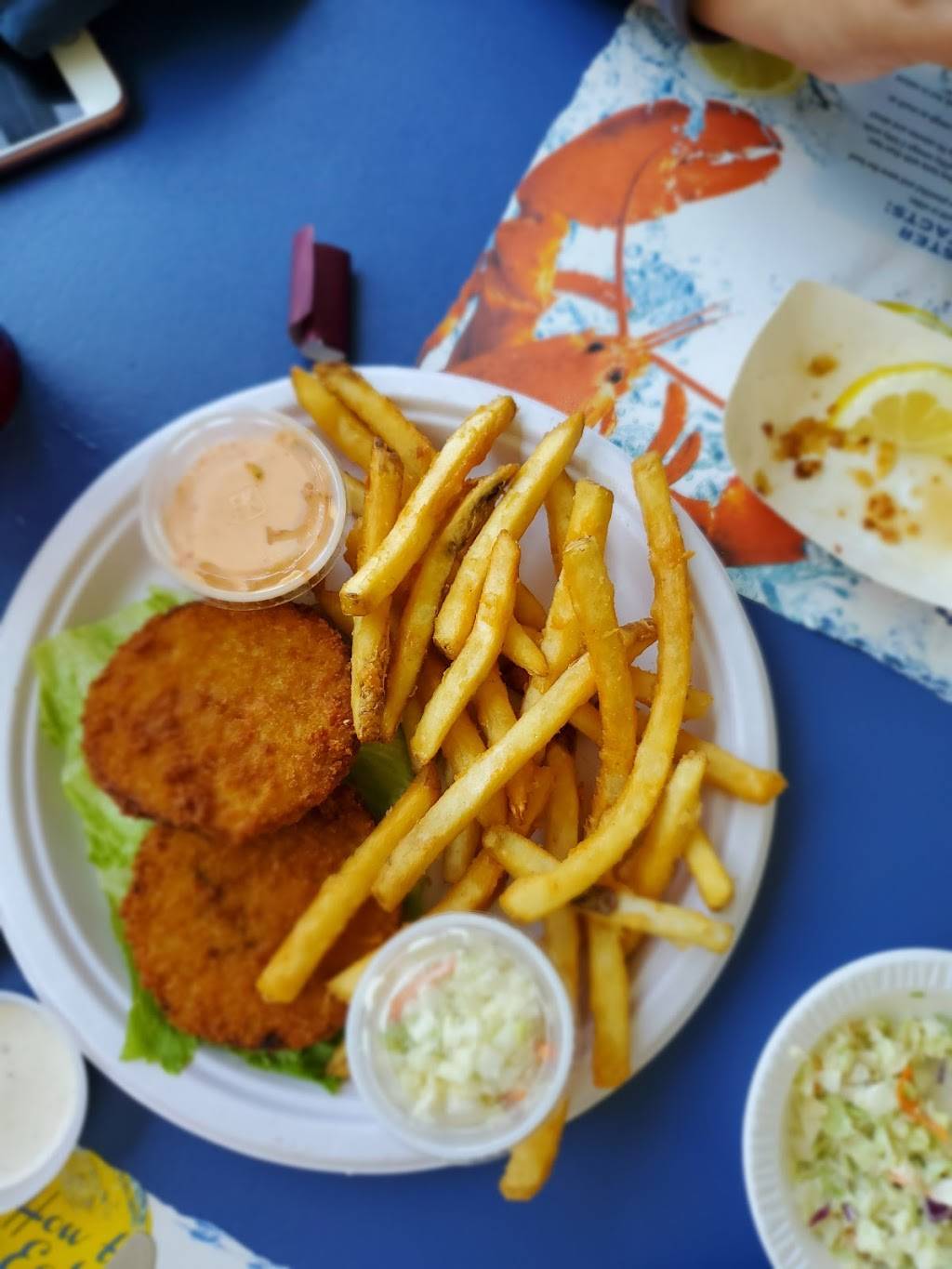 Lunts Gateway Lobster Pound | restaurant | 1133 Bar Harbor Rd, Trenton, ME 04605, USA | 2076672620 OR +1 207-667-2620