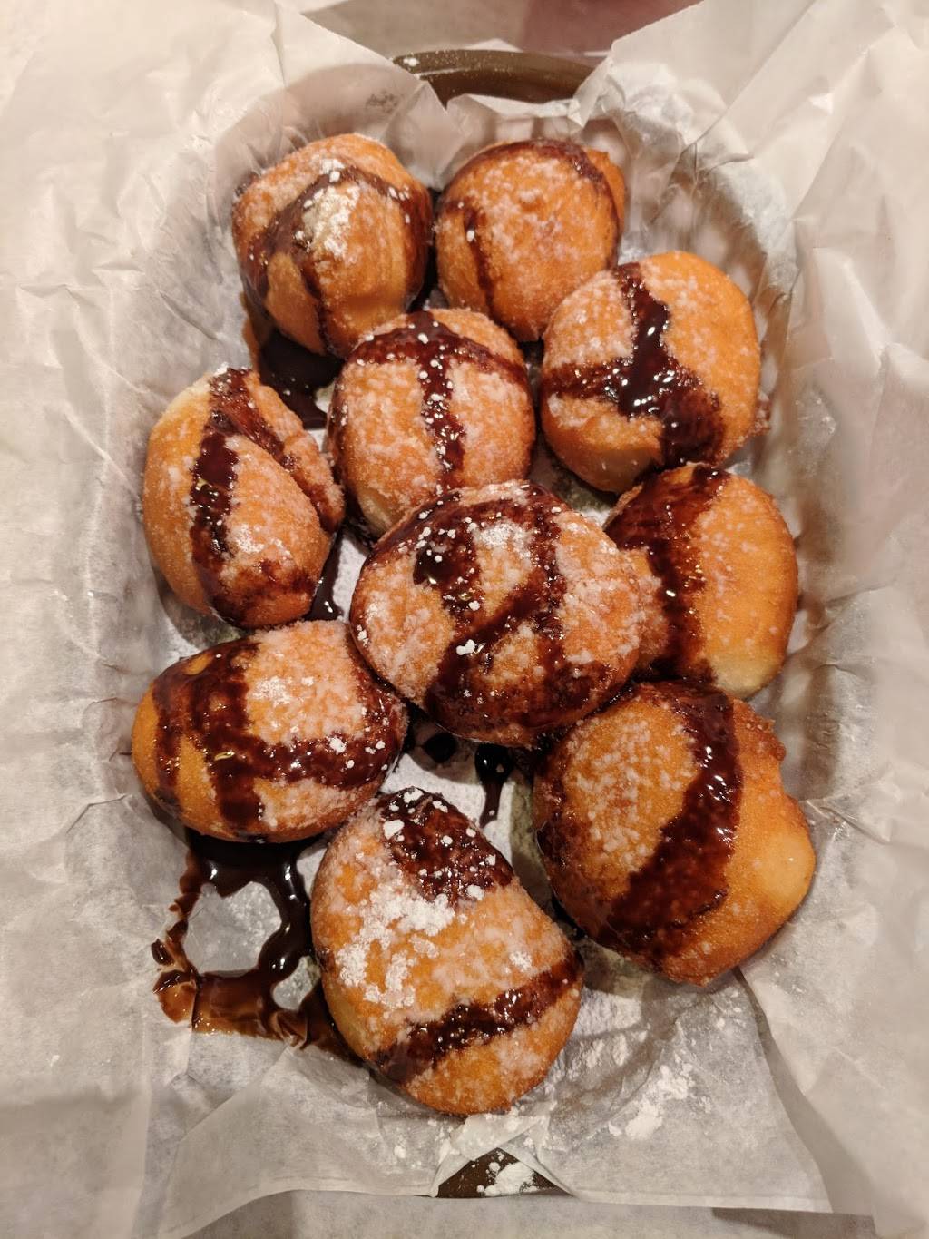 815 Cajun | restaurant | 3053 N Perryville Rd, Rockford, IL 61114, USA | 8159774670 OR +1 815-977-4670