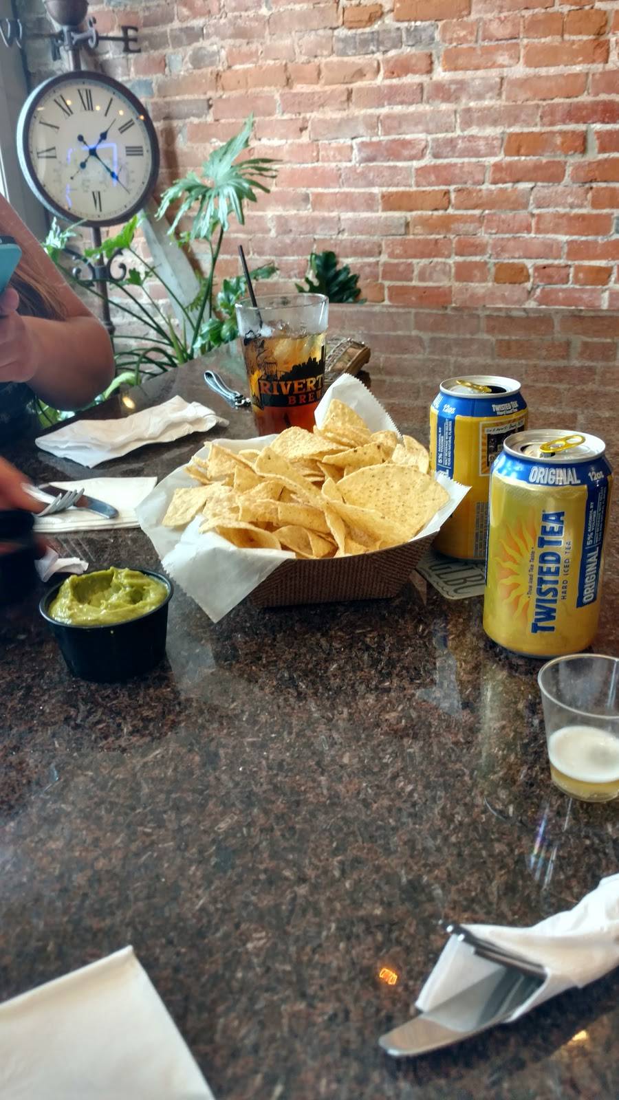 Shore House Tavern | restaurant | 306 W Water St, Sandusky, OH 44870, USA | 4195020060 OR +1 419-502-0060