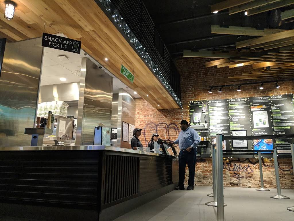 Shake Shack | restaurant | 1400 14th St NW, Washington, DC 20005, USA | 2026020493 OR +1 202-602-0493