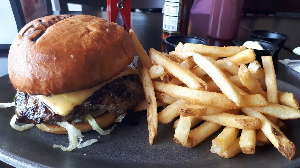 Shula Burger | restaurant | 12311 S Dixie Hwy, Pinecrest, FL 33156, USA | 7863326347 OR +1 786-332-6347