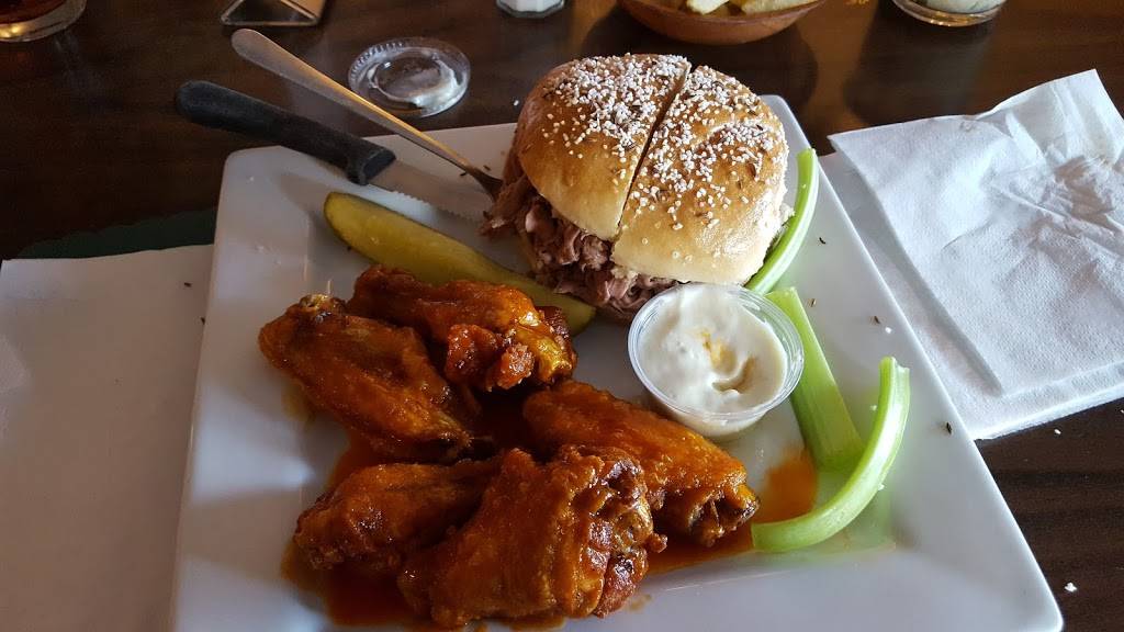 Franks Grille | restaurant | 5820 Broadway, Lancaster, NY 14086, USA | 7166813440 OR +1 716-681-3440