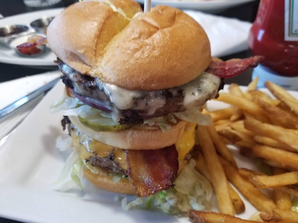 Ruby Tuesday | restaurant | 5880 Leesburg Pike, Falls Church, VA 22041, USA | 7038206602 OR +1 703-820-6602