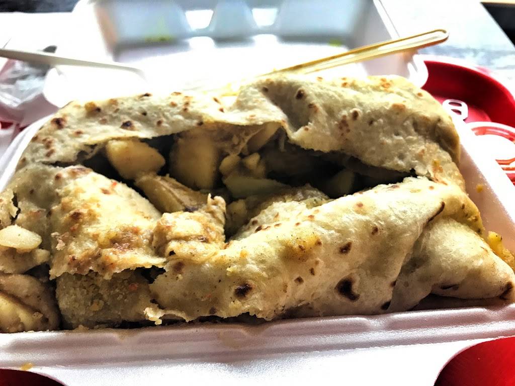 Pauls Roti Shop | restaurant | 563 Sherbourne St, Toronto, ON M4X 1W5, Canada | 4169017144 OR +1 416-901-7144