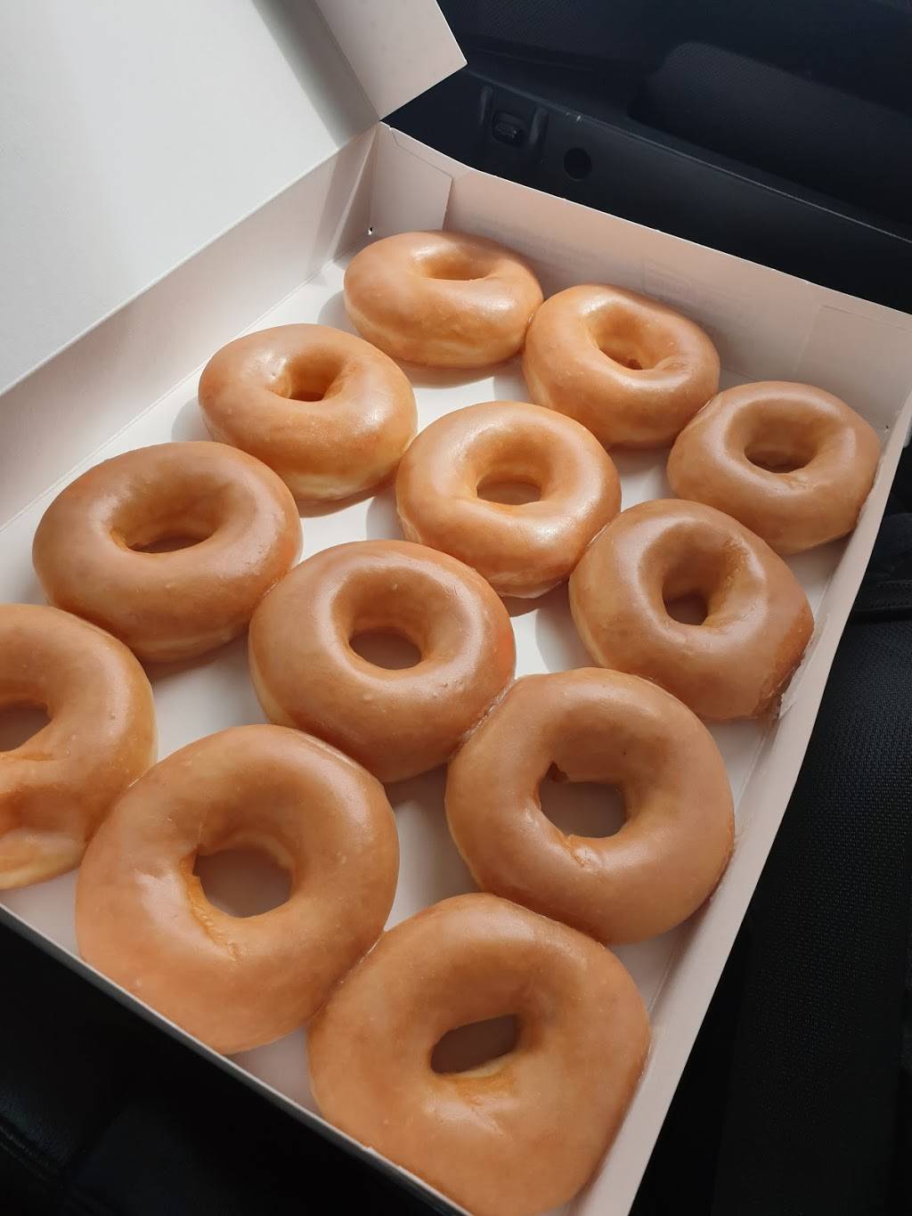 Krispy Kreme | bakery | 519 North Ave, Macon, GA 31201, USA | 4787452621 OR +1 478-745-2621